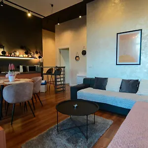 Stylish Two Bedroom House With Private Pool Villa Tirana